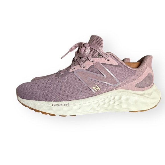 New Balance Fresh Foam Arishi V4 Running Shoes Sneakers Women's Size 6 Lilac - Picture 2 of 15